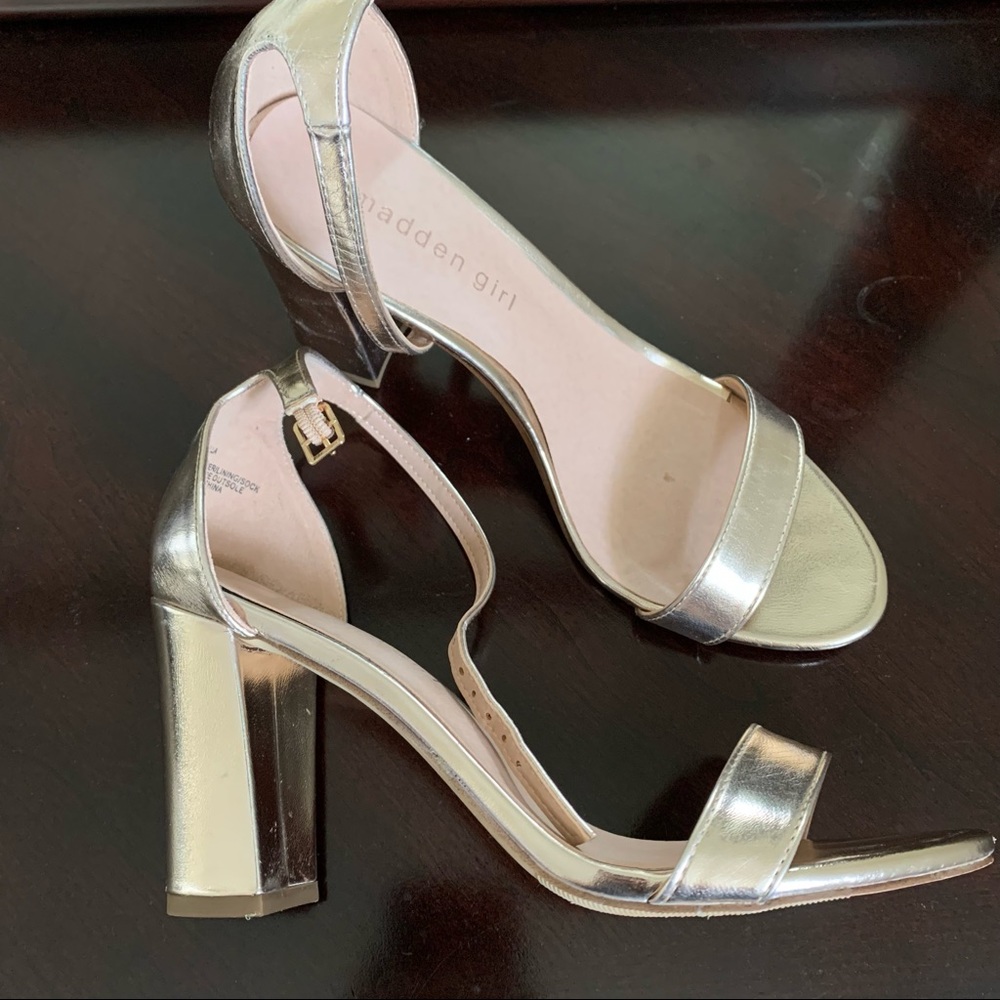 Beautiful pink heels ⭐️😍